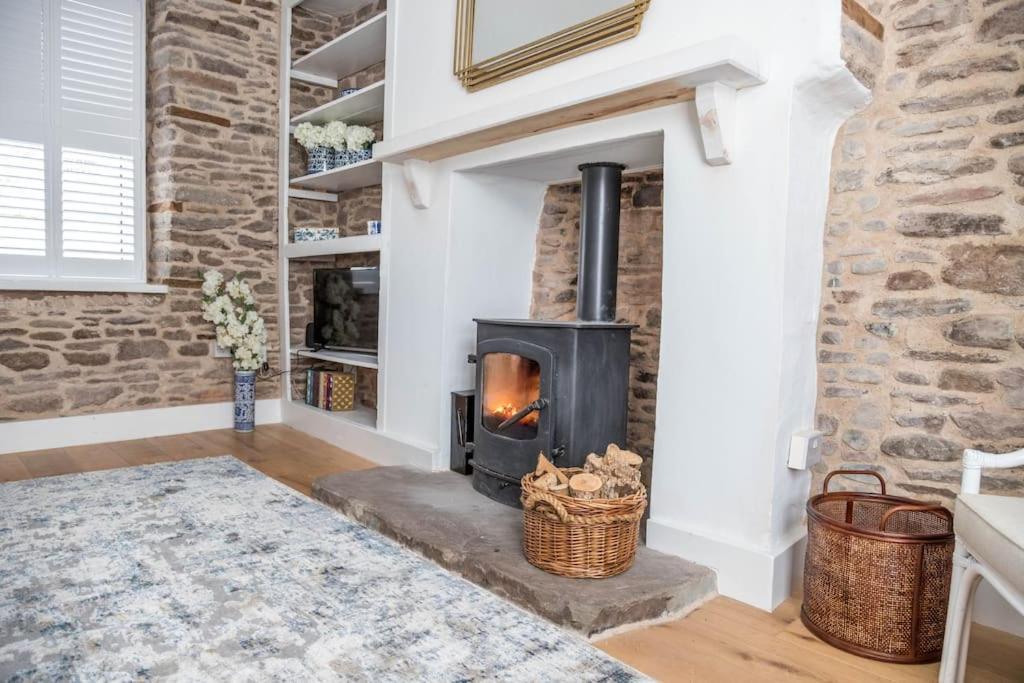 Luxury Cottage Near Hay-On-Wye Llanigon Exterior photo