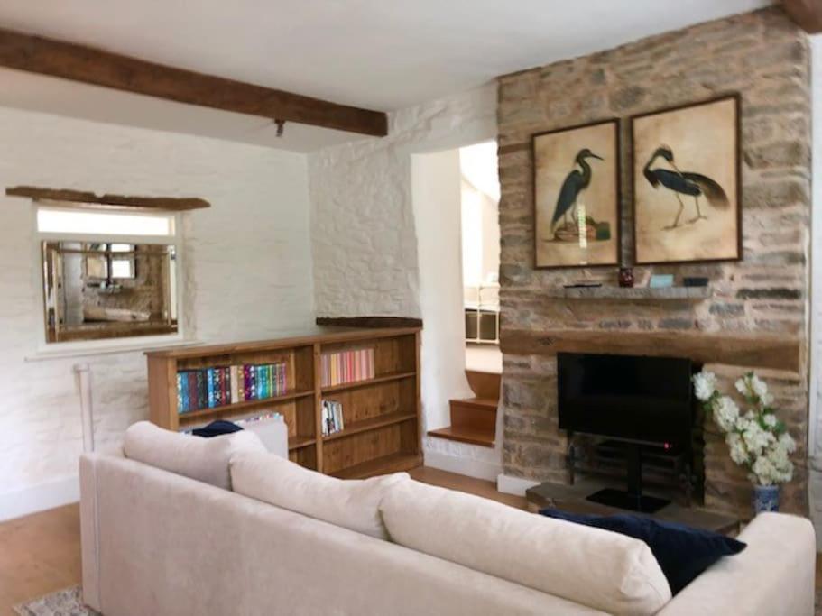 Luxury Cottage Near Hay-On-Wye Llanigon Exterior photo